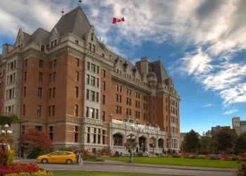 “Навіть через 20 років там ти не будеш своїм”: українка порівняла життя в Європі та Канаді