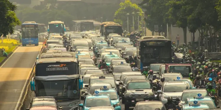 Затори до 15 кілометрів: на кордоні Польщі та Німеччини транспортний хаос