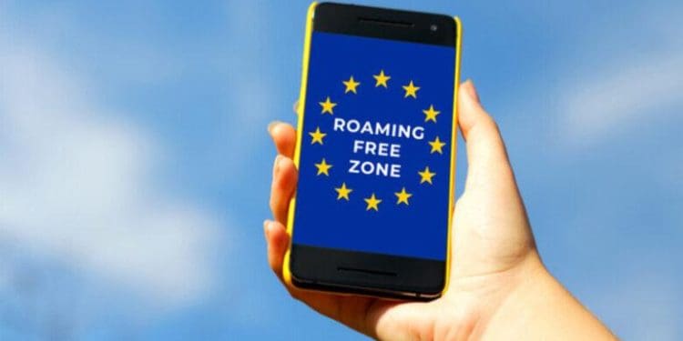 Зеленський підписав закон про приєднання України до роумінгового простору ЄС: переваги для біженців