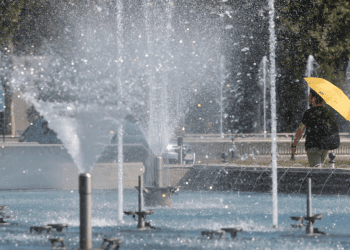 Для третини Румунії оголосили максимальне попередження через 40–градусну спеку