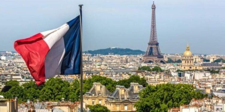 Українці у Франції дедалі частіше відмовляються від тимчасового захисту на користь статусу біженця