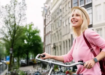 Переїзд до Нідерландів: важливі контакти, які треба зберегти українцям