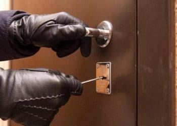 Як уникнути квартирної крадіжки влітку: застереження поліції Словаччини та практичні поради українським біженцям