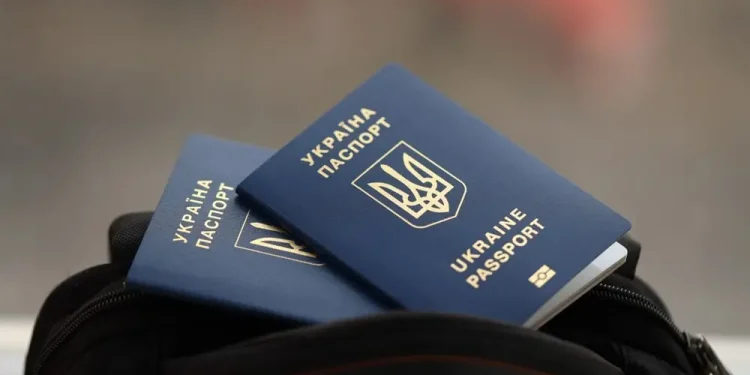 ICE намагається депортувати українку, яка подалася на візу нареченої громадянина США