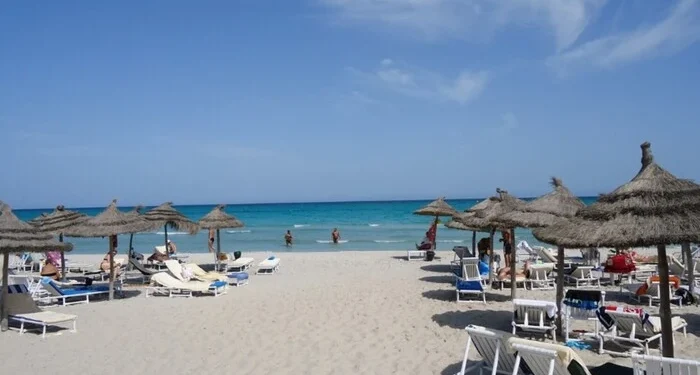 Смертельні бактерії у воді: туристи тікають із популярних курортів Туреччини