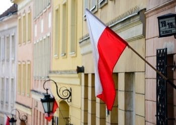 Більшість поляків підтримують вето президента на закон про допомогу українцям