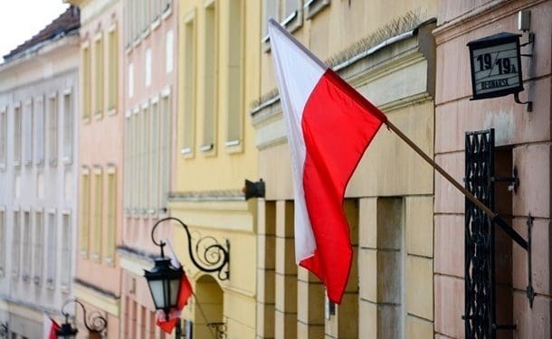 Більшість поляків підтримують вето президента на закон про допомогу українцям