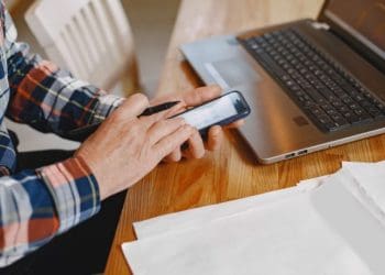 Для українців за кордоном ввели важливі зміни: стосується документів