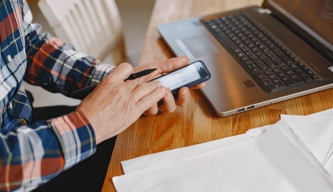 Для українців за кордоном ввели важливі зміни: стосується документів