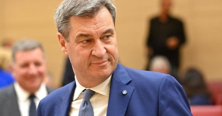 Прем’єр Баварії закликав скасувати соцвиплати для біженців з України