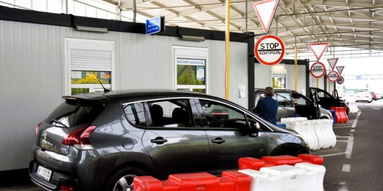 Незаконний перетин кордону: чому так багато і що з цим робити