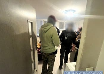 У Польщі затримали двох 17-річних українців за демонстрацію “гасел і прапора Бандери”