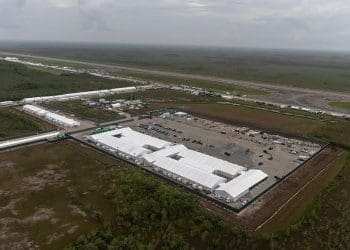 Суд у США наказав закрити міграційний центр “Алігатор Алькатрас”