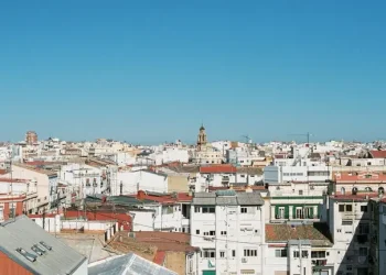 Скільки коштує місяць життя в Іспанії на двох: пара розповіла про витрати