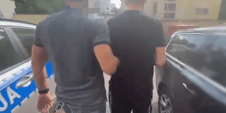 У Варшаві затримали розшукуваного Францією білоруса і українців, які йому допомагали