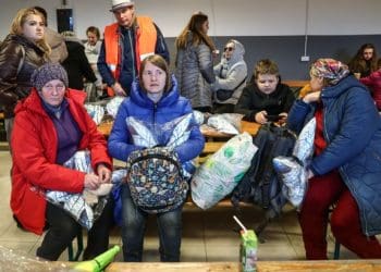 Уряд Британії призупиняє заявки на возз’єднання сімей біженців: в чому причина