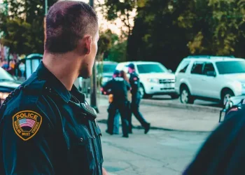 В Україні норма, а в США можуть викликати поліцію: 3 речі, що в Америці краще не робити