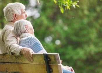 Життя після тимчасового захисту: можливості для літніх українців у країнах ЄС