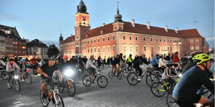 Сьогодні у Варшаві увесь громадський транспорт безкоштовний