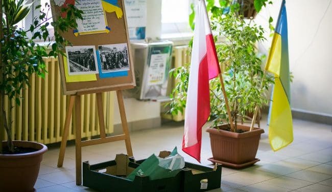 Українська мова, нові предмети і тести: що зміниться у польських школах