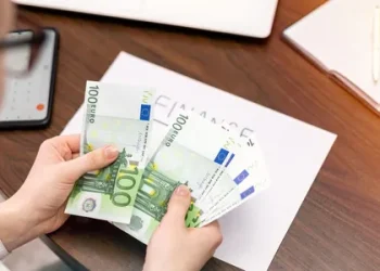 У країні ЄС ухвалили важливе рішення щодо виплат біженцям з України: що важливо знати