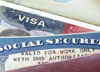 Автоматичне продовження дозволів на роботу в США скасували: що варто знати