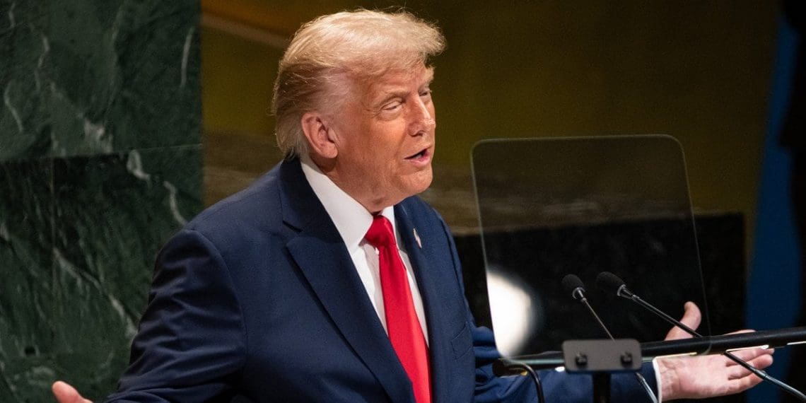 США зачиняють двері для біженців: яке рішення готують у Трампа