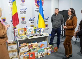 Тернопільська область передала понад 500 книжок для українських дітей в Румунії