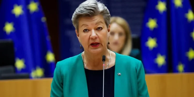 ЄС переходить до нового етапу: як зміниться життя українців після завершення тимчасового захисту