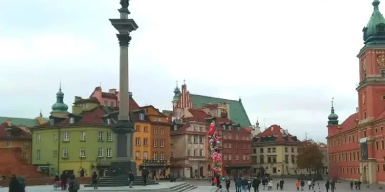 Відпочиватимуть на день більше: у Польщі працівники матимуть додатковий вихідний у листопаді