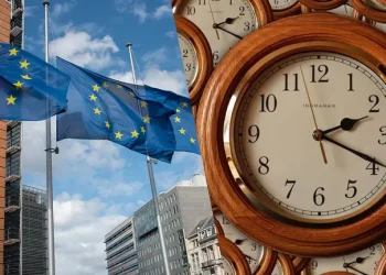 Перехід на зимовий час: чому та коли в ЄС переводять годинники