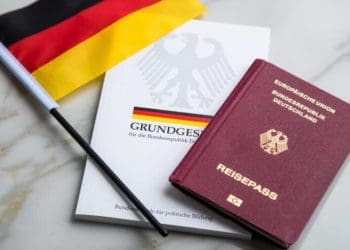 Зміни в німецькому законодавстві про натуралізацію: що вони означають для українців