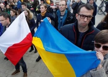 50% поляків вважають допомогу українським біженцям занадто великою: результати опитування