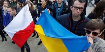 50% поляків вважають допомогу українським біженцям занадто великою: результати опитування
