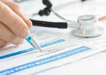 Медичне страхування для українських біженців у Європі: як зберегти доступ до лікування після 2025 року