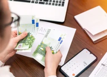 Ключова для біженців країна ЄС підняла мінімалку: як зміняться зарплати українців