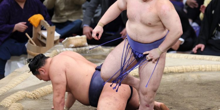 Біженець з України став чемпіоном сумо в Японії