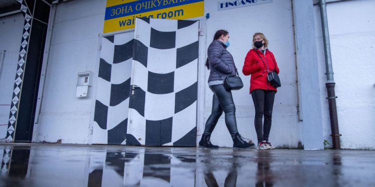 ЗМІ: Німеччина змінить систему допомоги українським біженцям, які прибули після 1 квітня