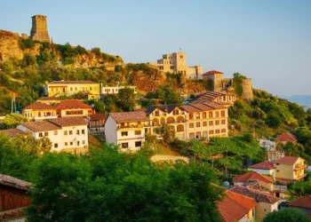 Відносно дешево, але на вулицях брудно: чи варто переїжджати до Албанії