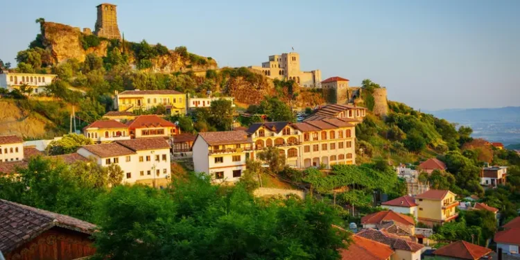 Відносно дешево, але на вулицях брудно: чи варто переїжджати до Албанії