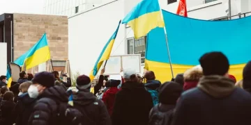 Біженці з України масово виходять на роботу за кордоном: у яких країнах найбільше працевлаштувалося