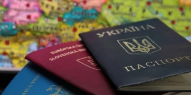 Україна дозволила подвійне громадянство з США та ще чотирма країнами