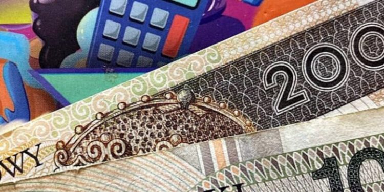 У Польщі триває прийом заявок на отримання одноразової фінансової допомоги за програмою “Dobry Start 300+”