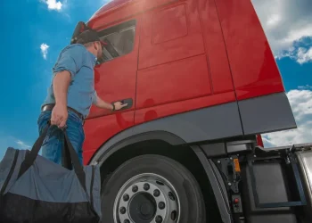 Українські трак драйвери на U4U втрачають роботу через зміну правил у США