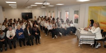 «Урок миру» у Мадриді: учні школи «Дивосвіт» обговорили реалії життя підлітків в умовах війни