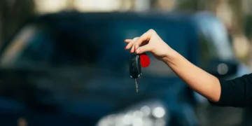 Продаж авто в Україні з-за кордону: як укласти угоду, не приїжджаючи додому