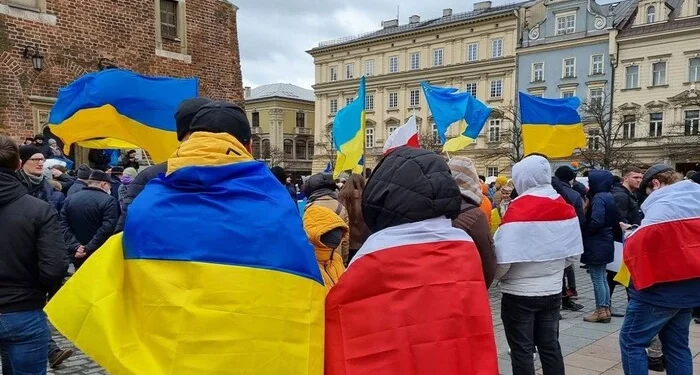 Робота українців у Польщі та відносини із поляками. Нові результати опитування