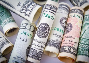 США пропонують святковий «бонус» для іммігрантів за добровільну депортацію