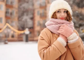 Робота для підлітків у Європі взимку: де дозволено, скільки платять і які документи потрібні