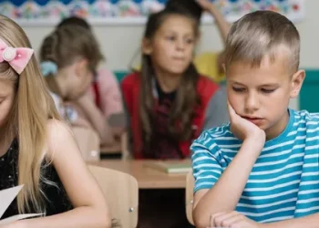 Країна ЄС змінила правило для українців з дітьми: що треба знати